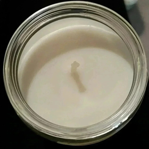 Bath and Body Works Champagne Toast 7 Ounce Candle - Picture 4 of 5